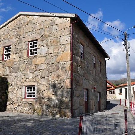Villa Casa Do Postigo Gerês Habitación foto