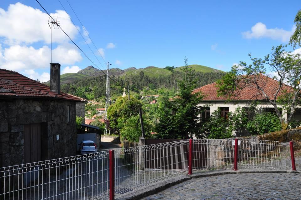 Villa Casa Do Postigo Gerês Habitación foto